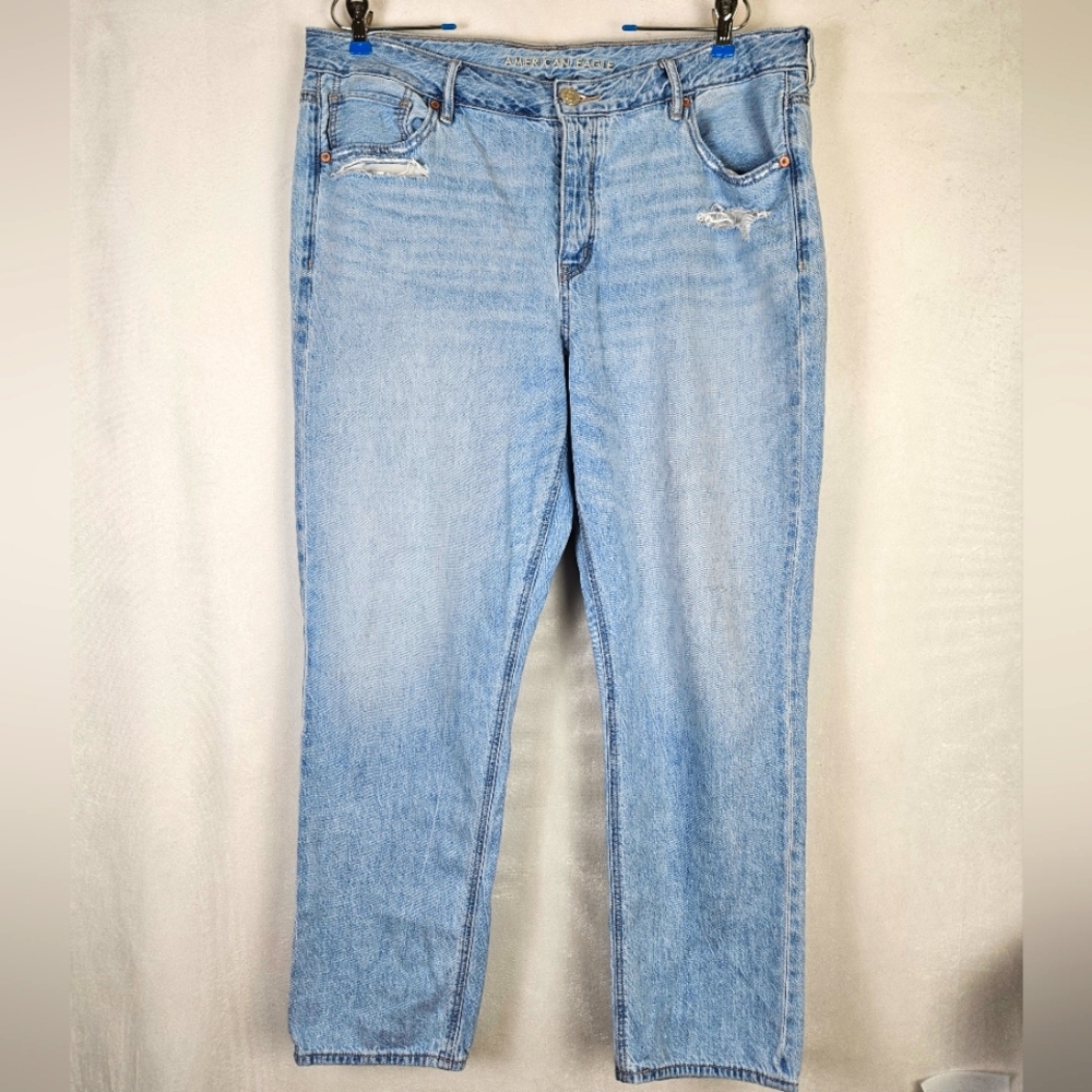American Eagle Casual Lightwash Tomgirl Relaxed Fit Jeans Size 16 Regular